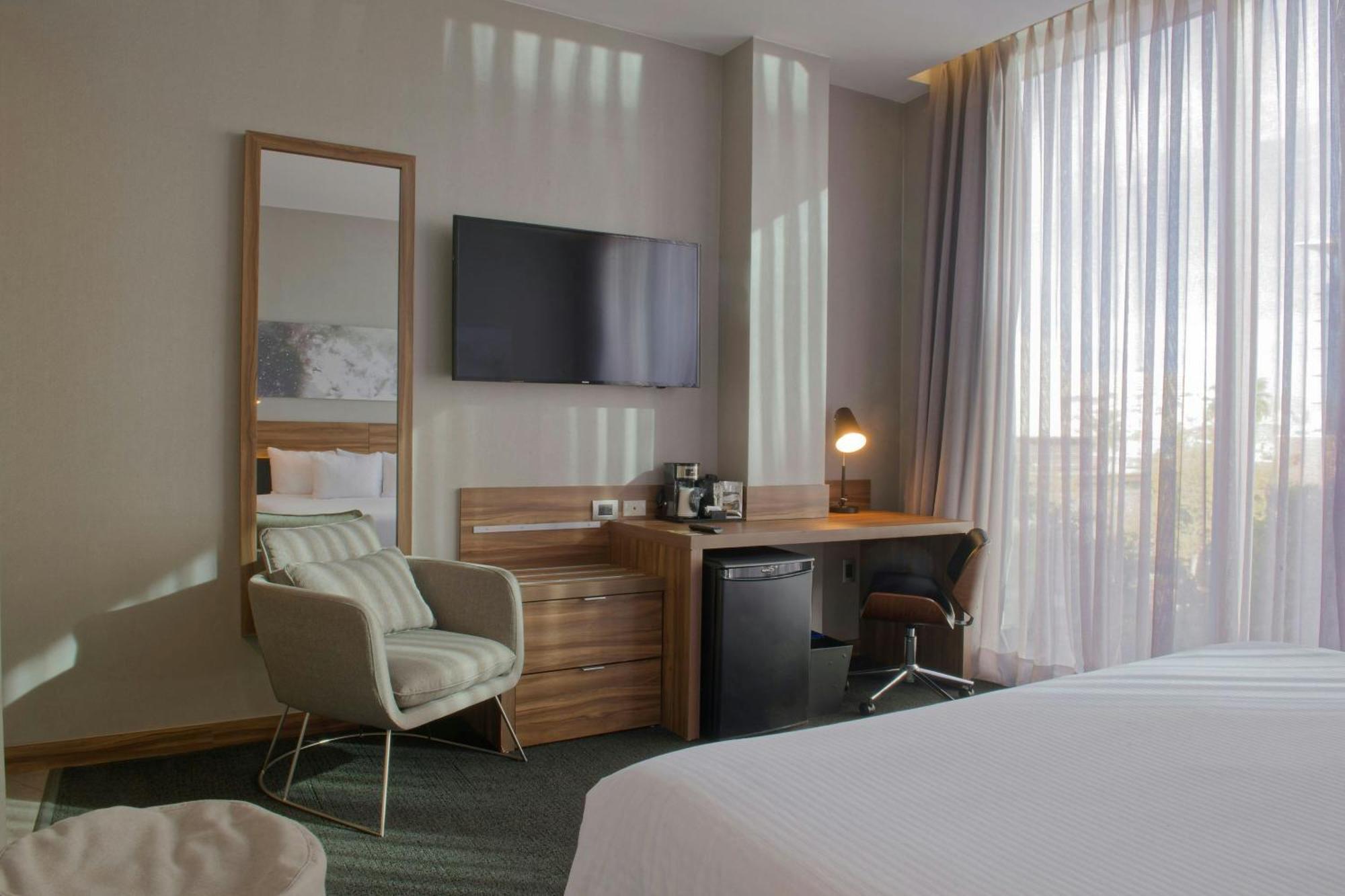 Four Points By Sheraton Distrito Uno Chihuahua Esterno foto